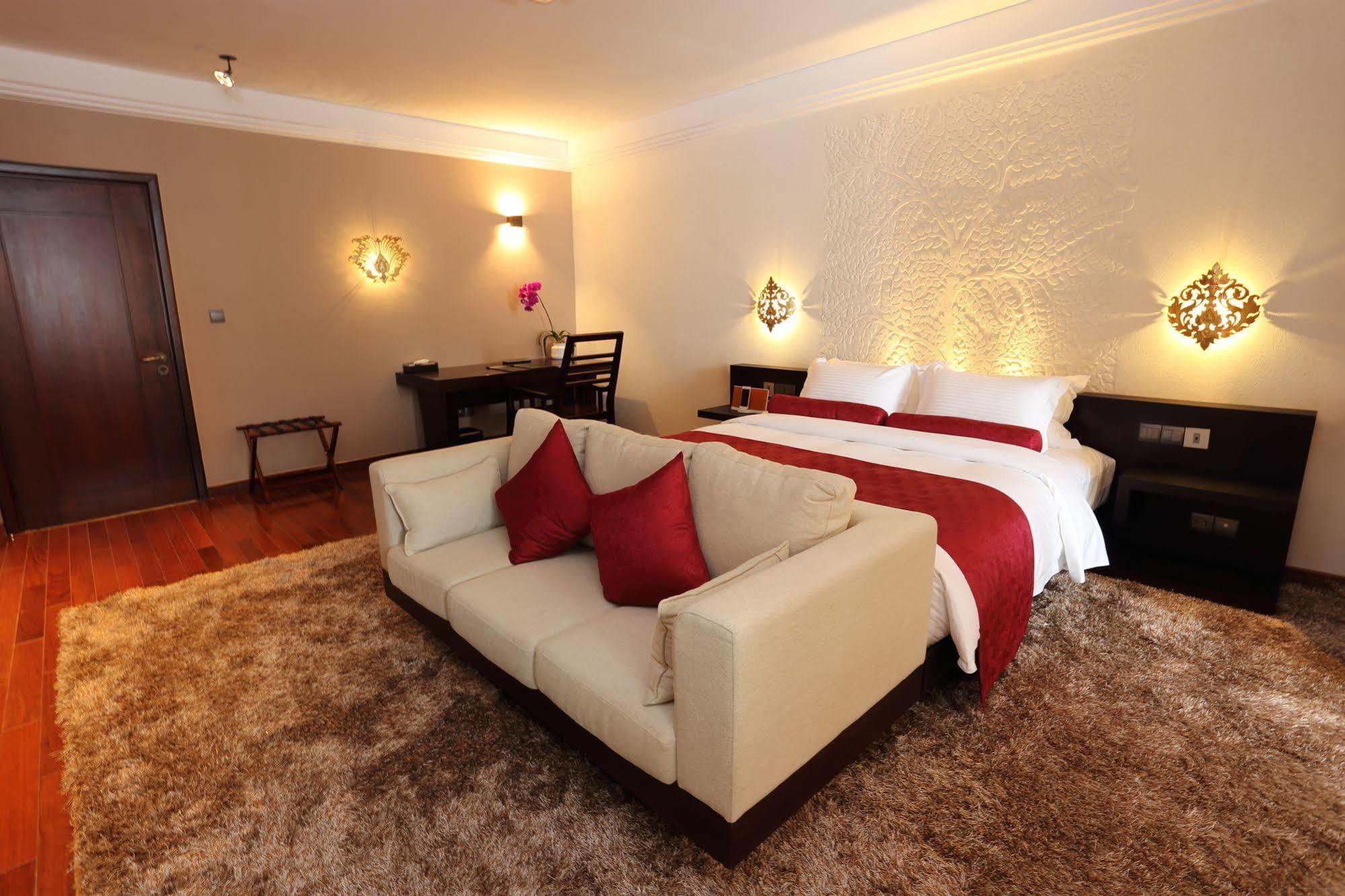 Arunreas Hotel Phnom Penh Dış mekan fotoğraf